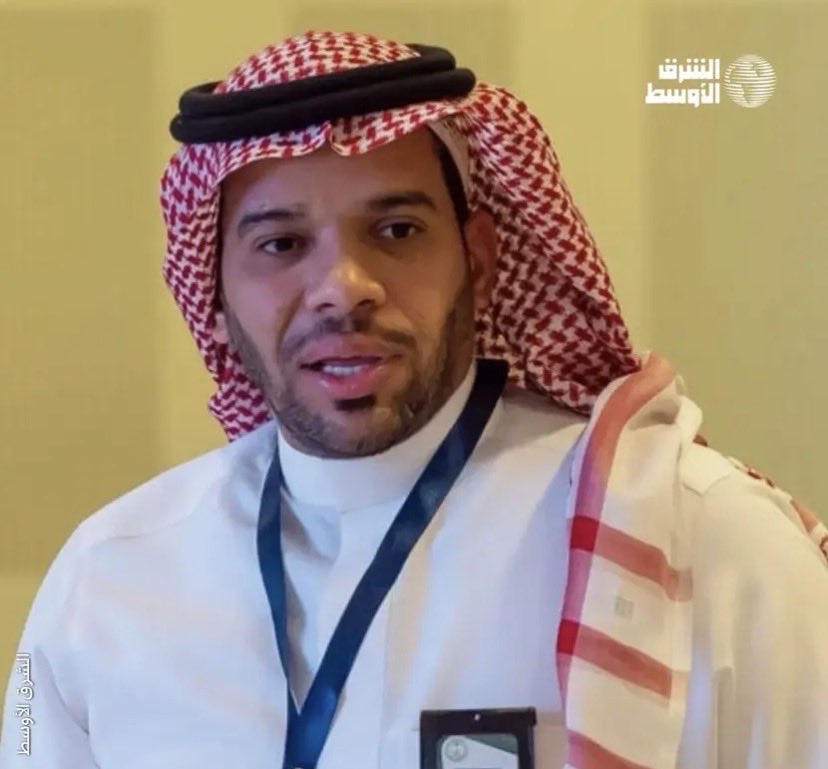 TalalRadain's tweet photo. #هنا_النادي_الاهلي

حين يصبح الصمت شراكة في الانهيار

من يقتل الأهلي… بالصمت؟

الأهلي لا يسقط وحده… هناك من يقف متفرجًا وهو يملك قرار إنقاذه

قتلتم فرحة موسم كان يجب أن يكون موسم الحصاد وتركتم جماهيره تواجه الانهيار وحدها.

صمتكم أمام هذا العبث ليس عجزًا يُعذر بل تقصير سيبقى وصمةً في سجل من امتلك القرار ولم يستخدمه.

أنقذوا الأهلي قبل أن يتحول صمتكم من موقفٍ مؤلم إلى تهمة لا تمحوها الأعذار

هل ستعدلون سوء فعلكم أم ستستمرون في سيناريو  اسقاط الأهلي بطل النخبتين الأكثر استقراراً الذي شرف الوطن وحقق الإنجازات بأقل القليل