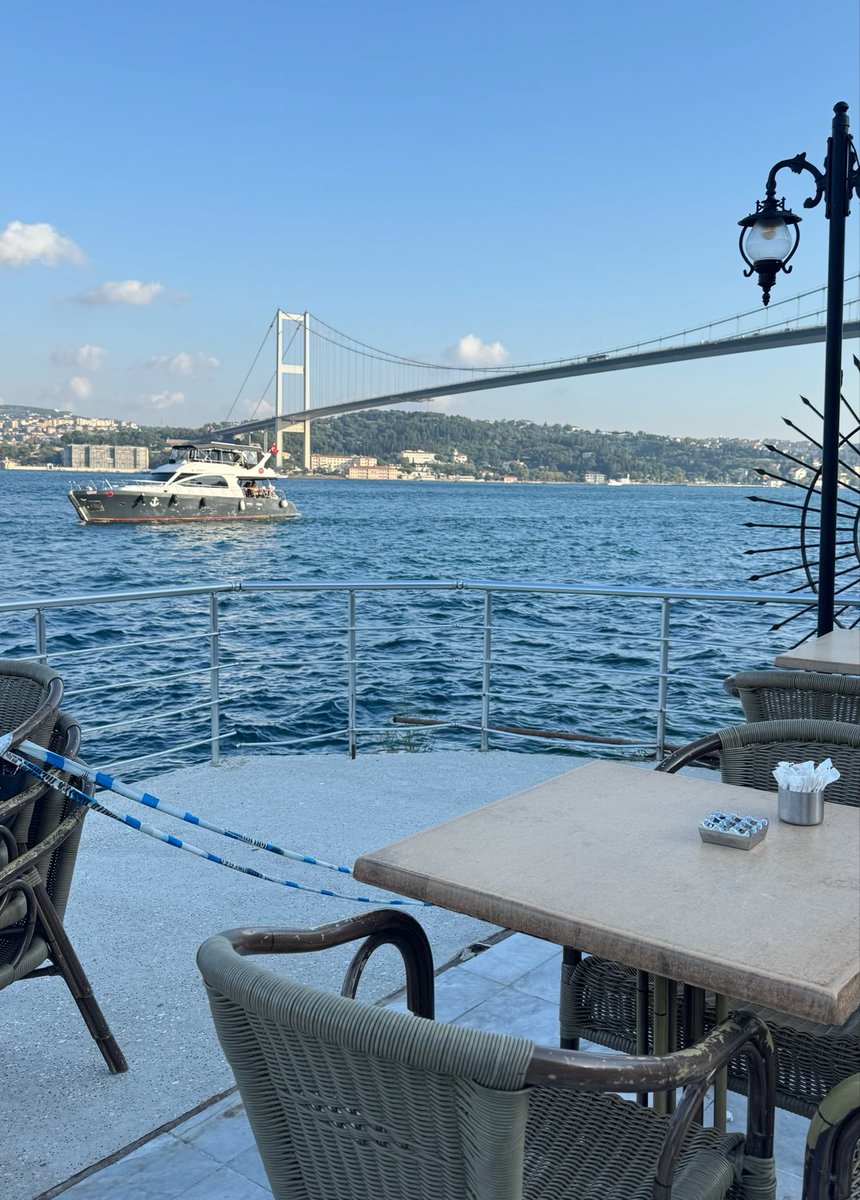 terstaklaa's tweet photo. Dünyanın en güzel konumunda sessiz salaş bir çay bahçesi ve denizin iyileştirici gücü https://t.co/NjEMXqPYfG