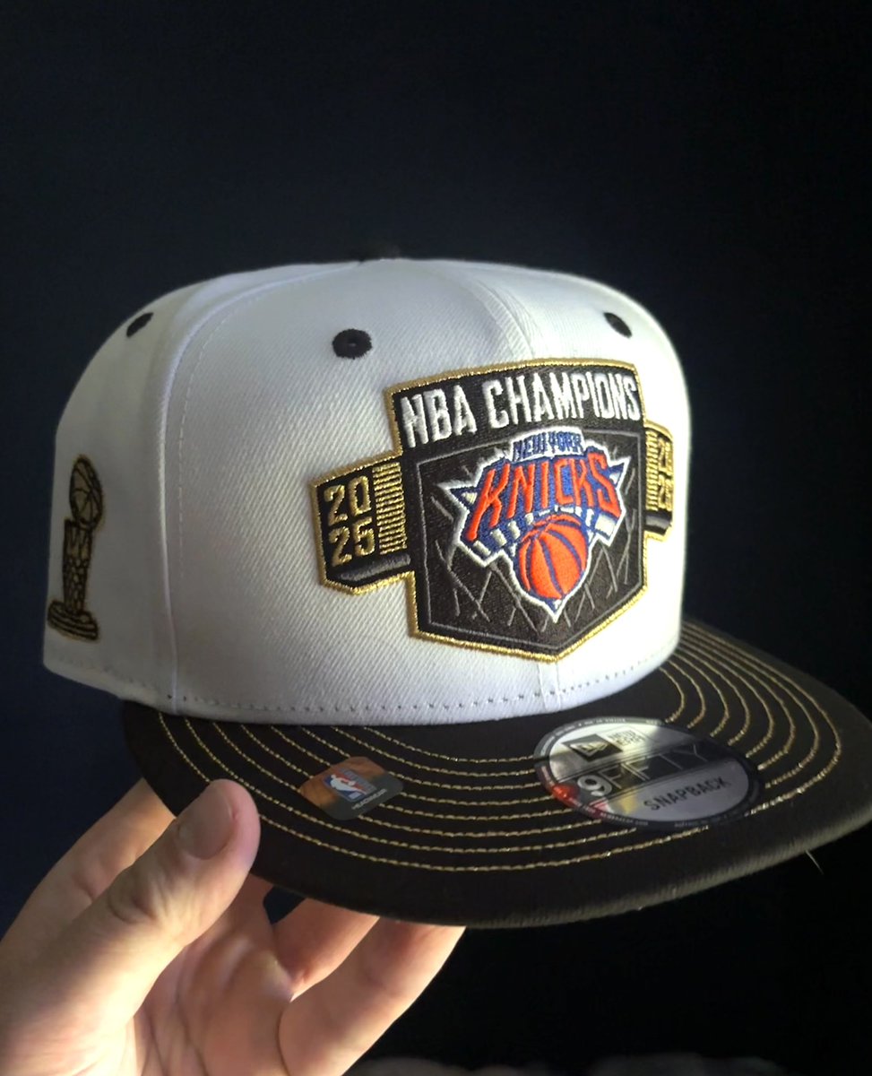 TVB_32's tweet photo. Championship hat came in the mail today!! Couldn’t be happier #Knicksin5 https://t.co/38kSytYVxU