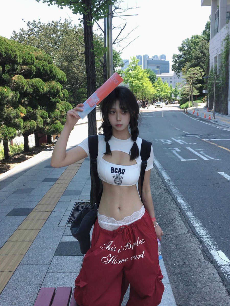 Xionsexy's tweet photo. 真無聊 有没有姐妹来挑战 #雌竞 #母猪 #女权 https://t.co/B8shLwNmEK