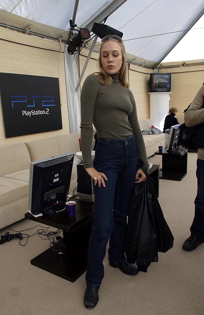 tuesdaywood's tweet photo. chloë sevigny at the 2003 sundance PS2 lounge https://t.co/4NAJJDxBi3