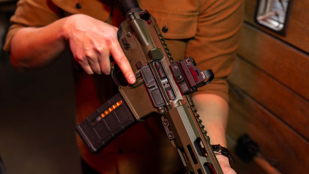 CMORESystems's tweet photo. A large glass lens, shake to wake that is ready when you are, and ten brightness settings for any light. Hardened electronics because a competition optic takes a beating.

#CMORE #CMORESystems #RTS2 #RedDot #CompetitionShooting https://t.co/8EIWRrYR0M