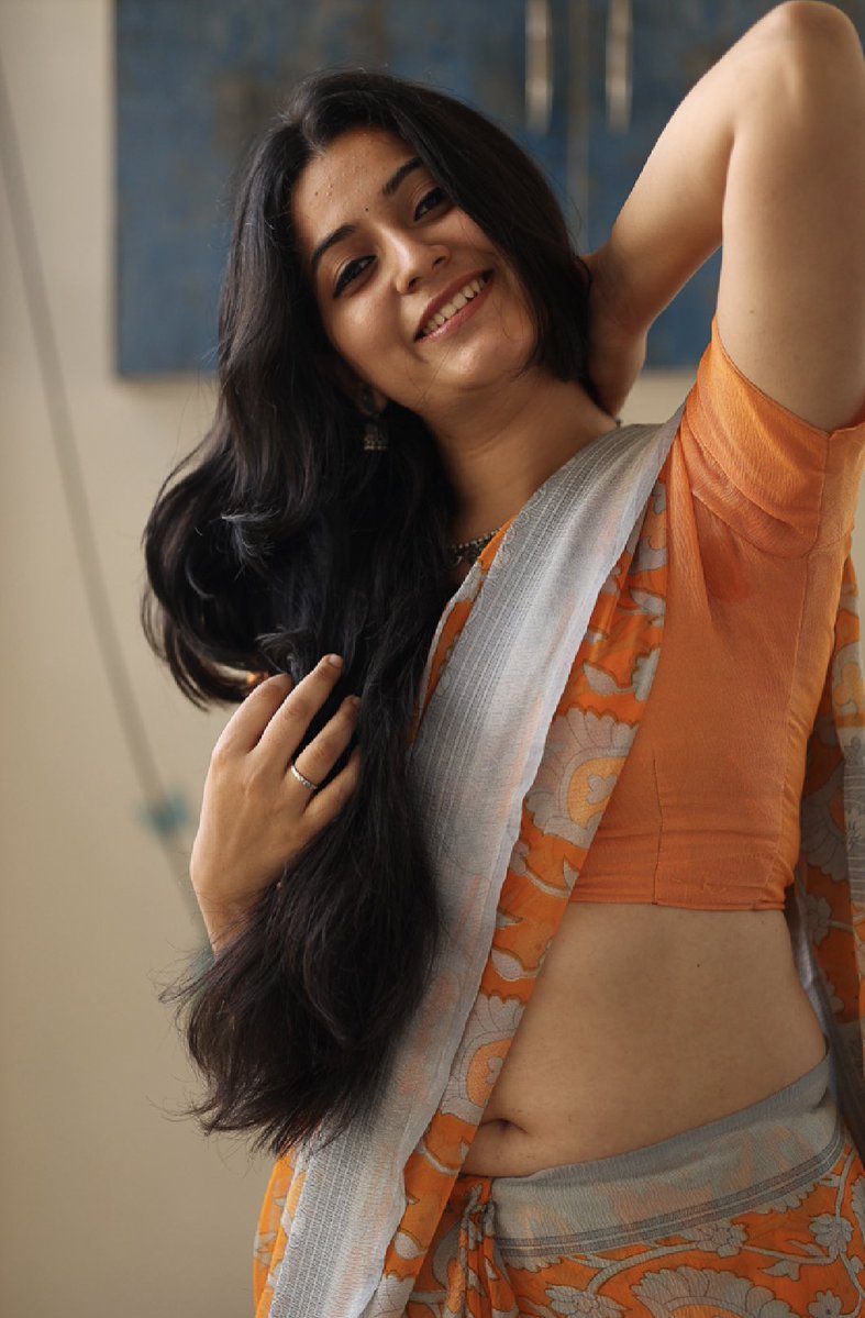 ravi129326's tweet photo. @kumr_raaj She never disappoints her followers https://t.co/S2mZHQ3MT4