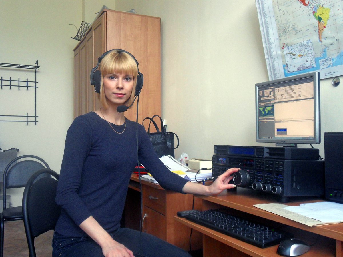 Ham_Radio_World's tweet photo. YL Amateur Radio Operator (RA3VLO)  

#HamRadioWorld https://t.co/F4SasFYd4o