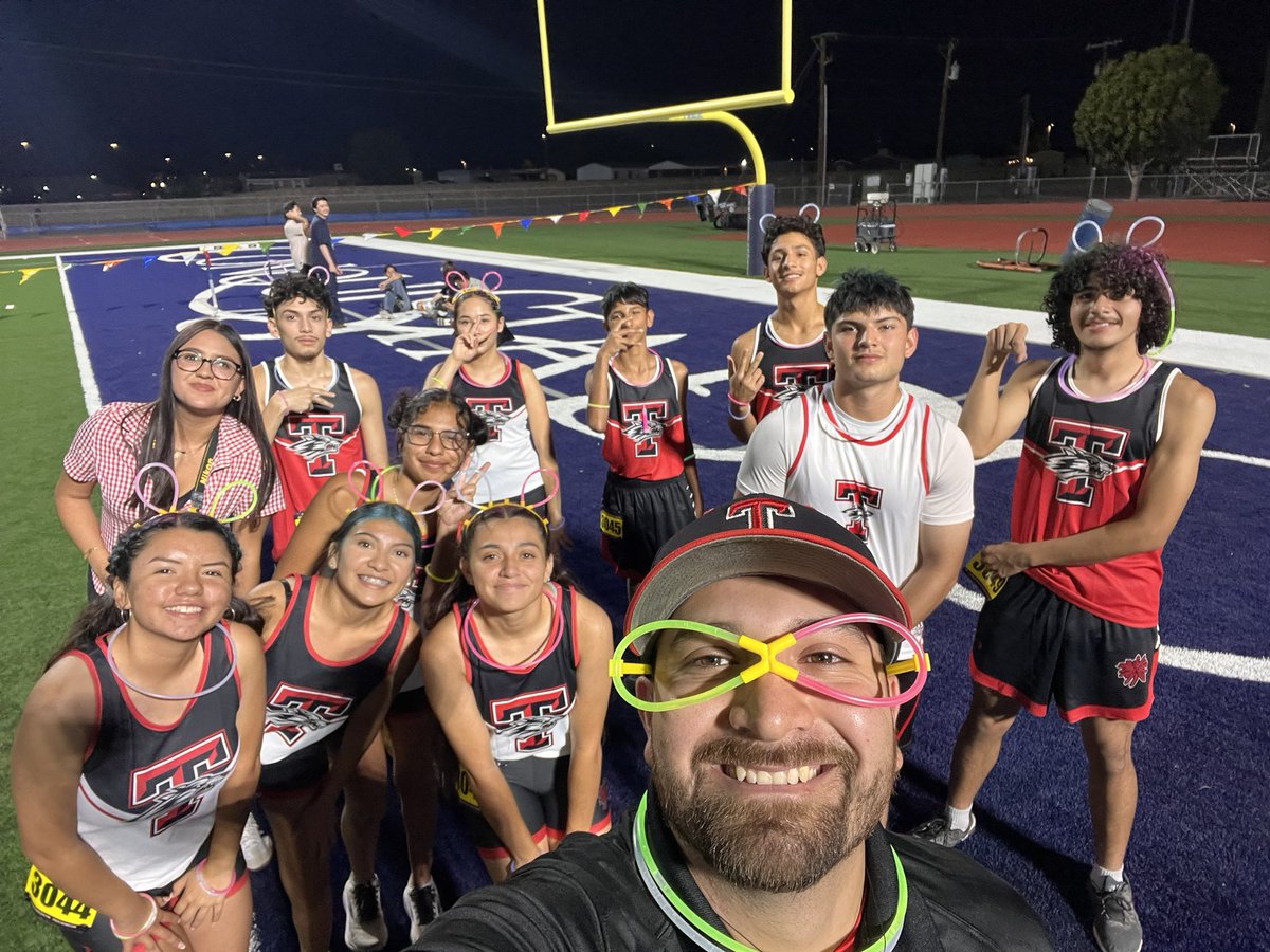 coachelias01's tweet photo. Your Coyotes had a blast at last night’s Del Valle Midnight Madness! Glow sticks, hairspray, and vibes all around! Congratulations to our very own Maria Garcia for placing 8th out of the Junior class for girls with over 30 schools in attendance!💯🔥👏 #LetsGoPack https://t.co/8litYzeLUV