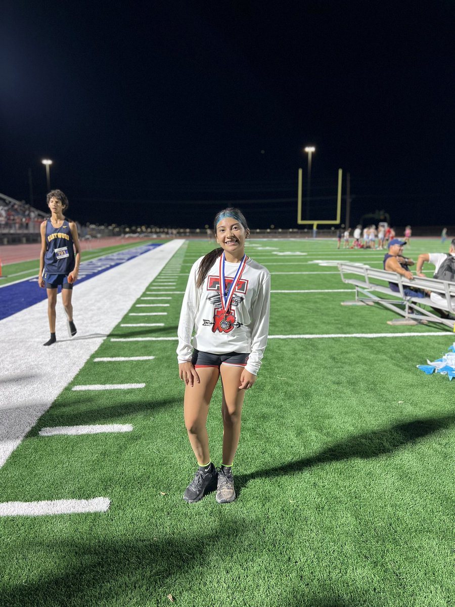 coachelias01's tweet photo. Your Coyotes had a blast at last night’s Del Valle Midnight Madness! Glow sticks, hairspray, and vibes all around! Congratulations to our very own Maria Garcia for placing 8th out of the Junior class for girls with over 30 schools in attendance!💯🔥👏 #LetsGoPack https://t.co/8litYzeLUV