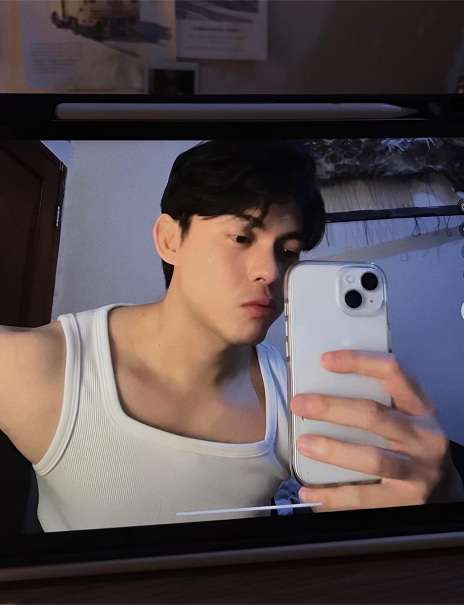 rafhi_dominic's tweet photo. Udah tengah malem bukannya mandi malah selfie 🌝 https://t.co/UZXbDs8b1E