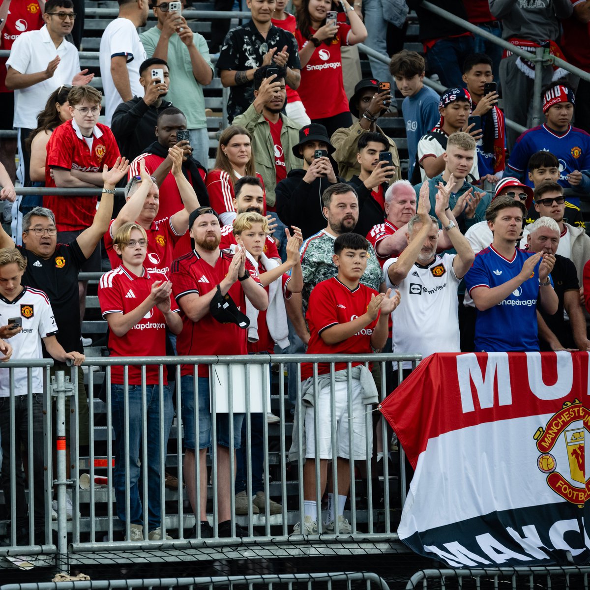 ManUtd's tweet photo. Wherever we are in the world, we're United 🌍 https://t.co/l5YONkivkP