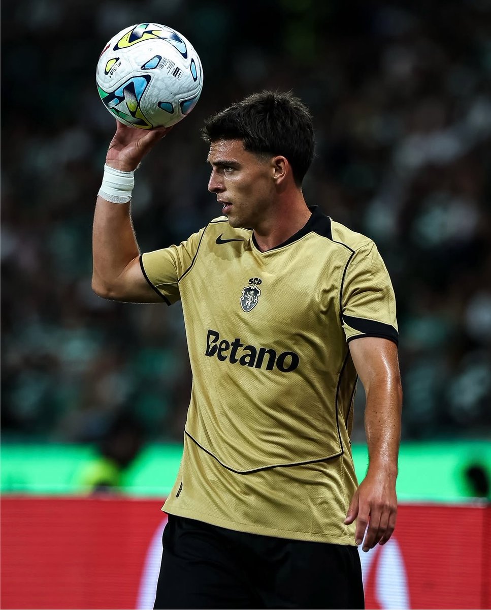 Sporting_CPAdep's tweet photo. Flávio Gonçalves e Rodrigo Dias são lançados no onze inicial desta noite.
#MadeInSporting 💚 https://t.co/H5lhFyGoZW