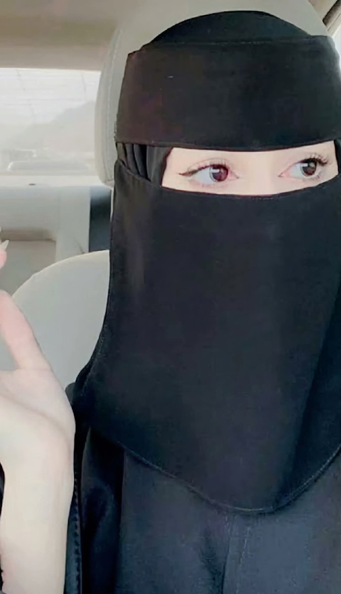AMYasmine50's tweet photo. الاسم: ياسمين عبدالرحمن 31 سنة دكتورة نساء من السعودية توافق تسافر لي وتعيش معي
#matching2026 https://t.co/V3wrjlXu9V