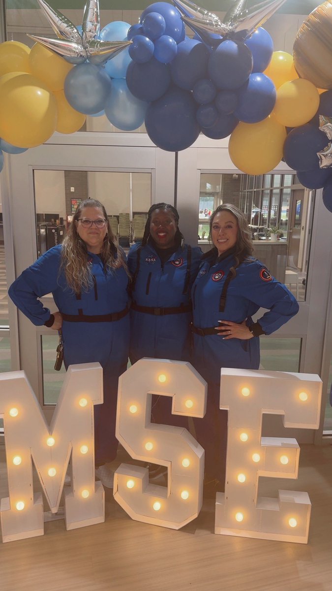 primarily_mowry's tweet photo. New role, new chapter, new handle! 🚀💙
I’m excited to begin this school year as an Assistant Principal at Mission Elementary! Say hello to @primarily_mowry! ✨
Same passion for students, teachers, and learning—just a new role and a new adventure. @MSE_Astronauts @MarionThomasTX https://t.co/JeUpL0bEyL