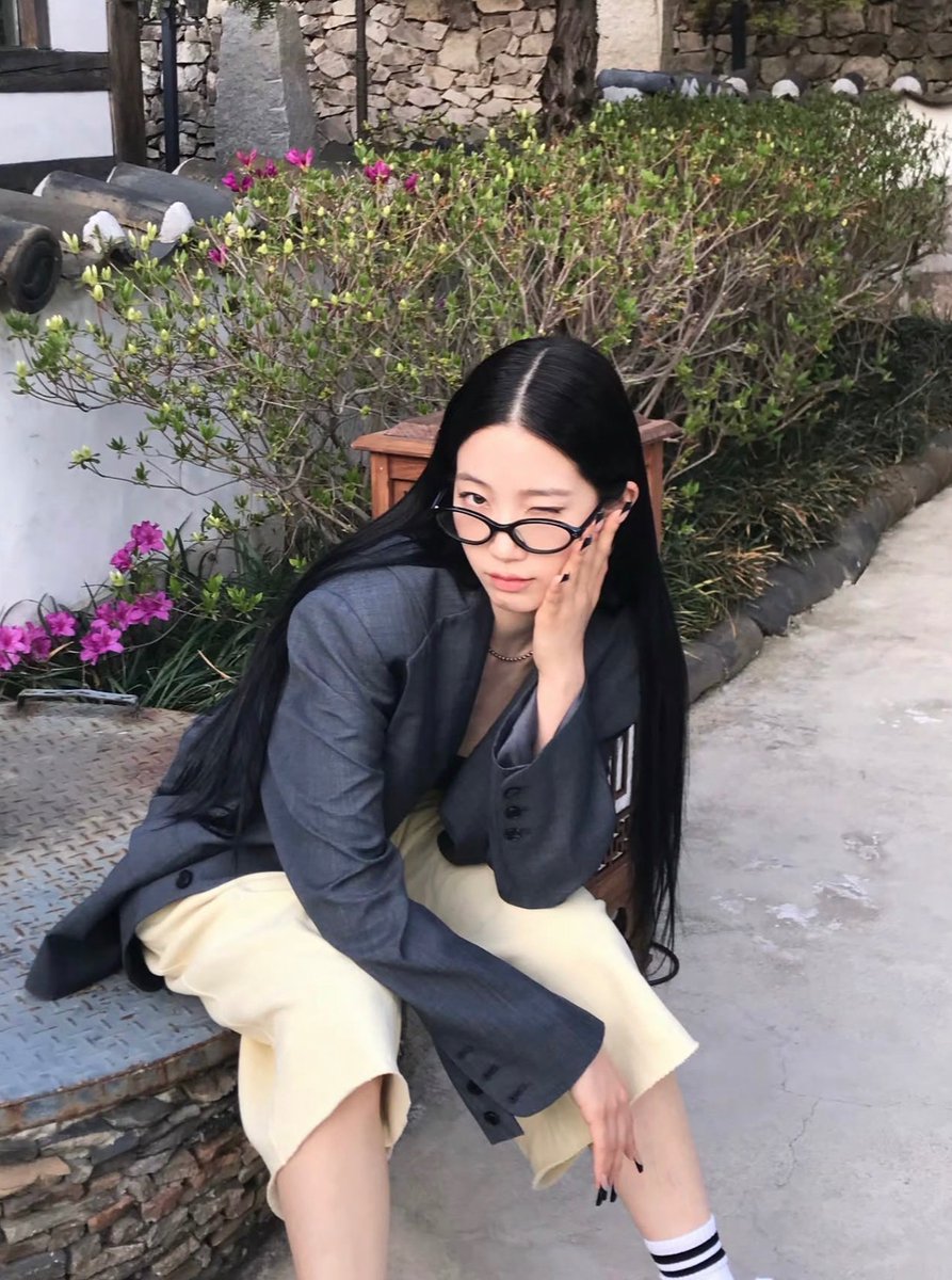 lpopchartmaster's tweet photo. Happy Birthday to our most precious and elegant #KAZUHA of LE SSERAFIM! 🎊🎂🥳

SO HAPPY TO HAVE ZUHA
#OsakaPrincessKAZUHA
#카즈하생일기념_소금빵89개쏨 https://t.co/9EsOQfKWPT