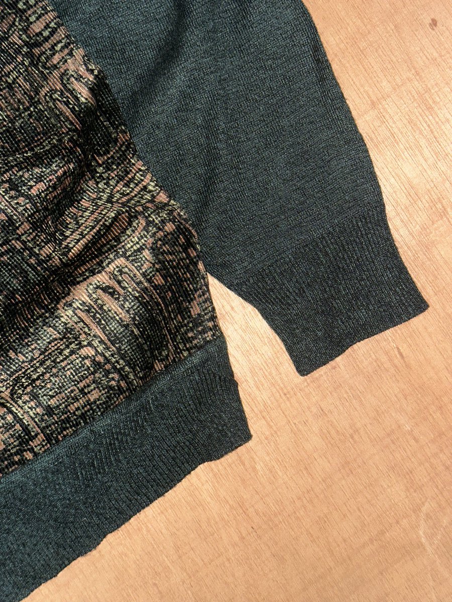 kazualchic's tweet photo. Knit polo
—
Polo à manches longues associant un corps texturé aux reflets bruns et des manches vert foncé.
—

M

7.000Fcfa https://t.co/IpvK6uGHP7