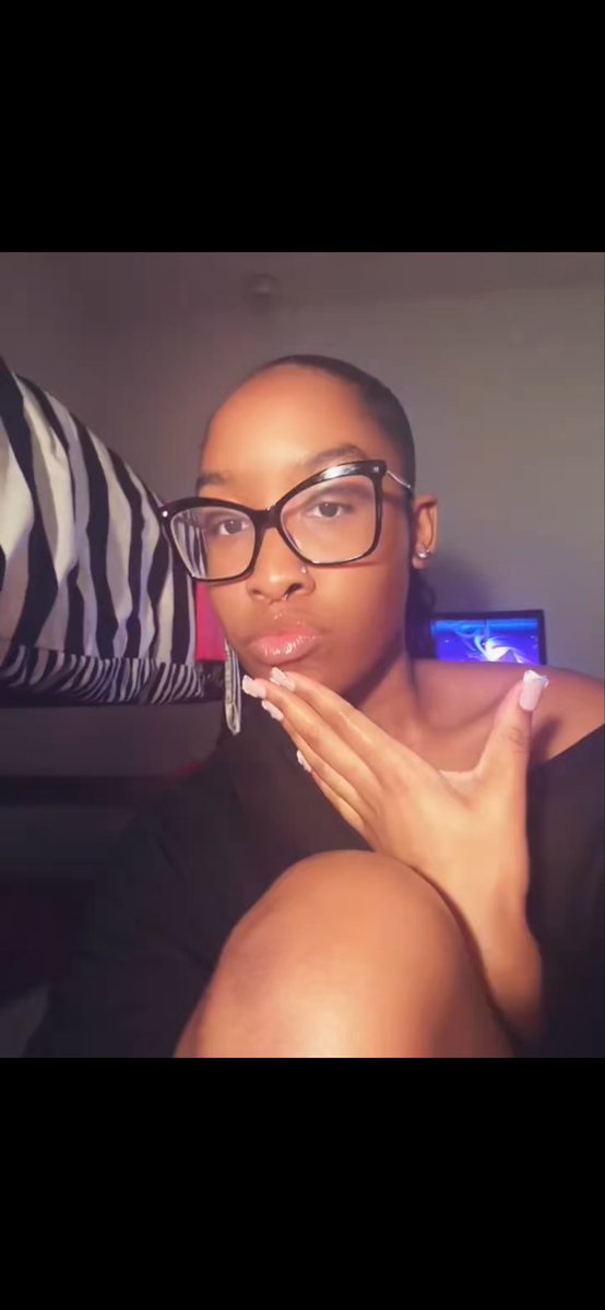 imPrincessTru's tweet photo. Hey findom <3 https://t.co/6EXdFY9UgI