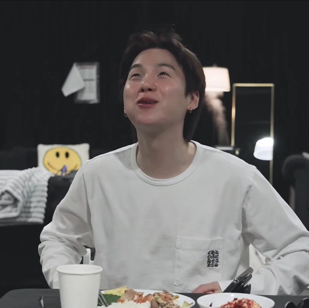 camlovesyoongi's tweet photo. a thread 🍓 for a specific group of people https://t.co/KJkXHtNIeP