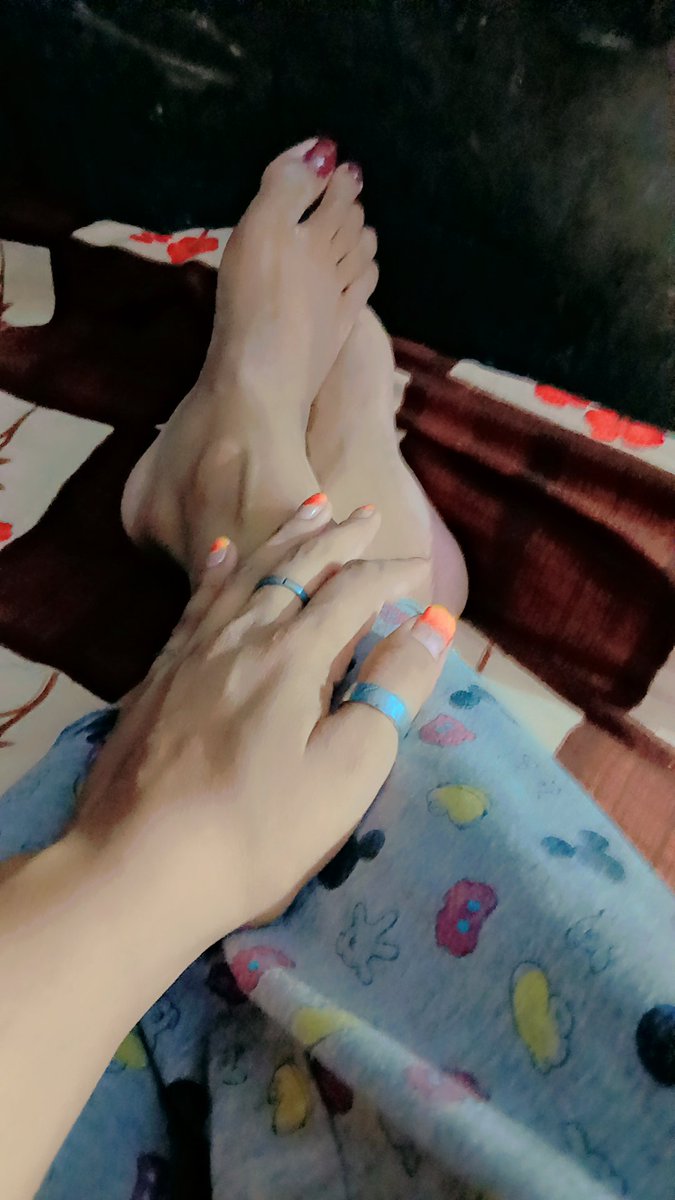 Nehagoddess8's tweet photo. Dogs, pay the price for my feet, lick them, and spend the rest of your lives serving at my feet! https://t.co/ZkeYeFBaJs