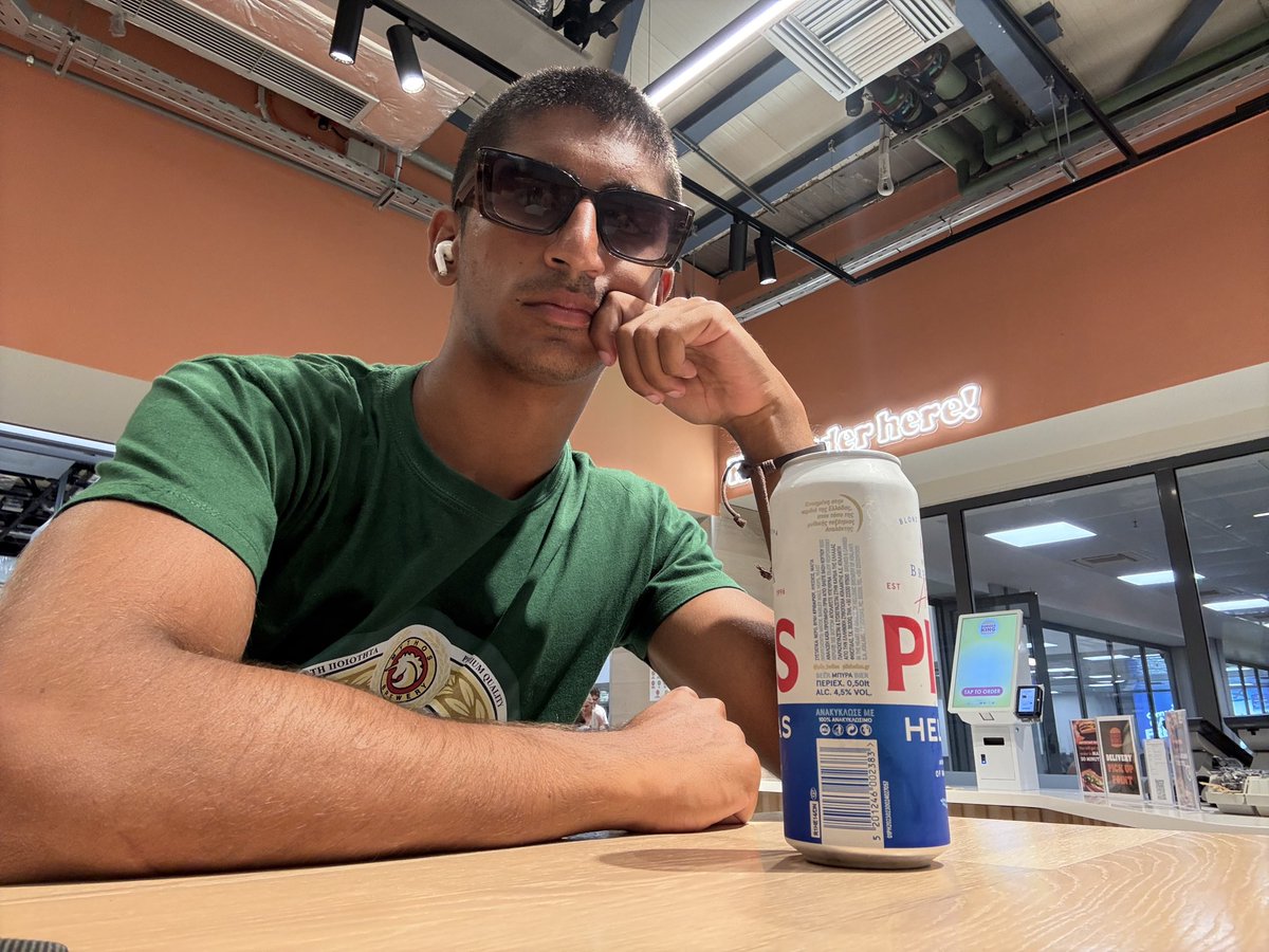 nihalkuuumar's tweet photo. pint number 7 at my 8 hour wait in corfu international airport #selftimer https://t.co/PMZjKJm5N0