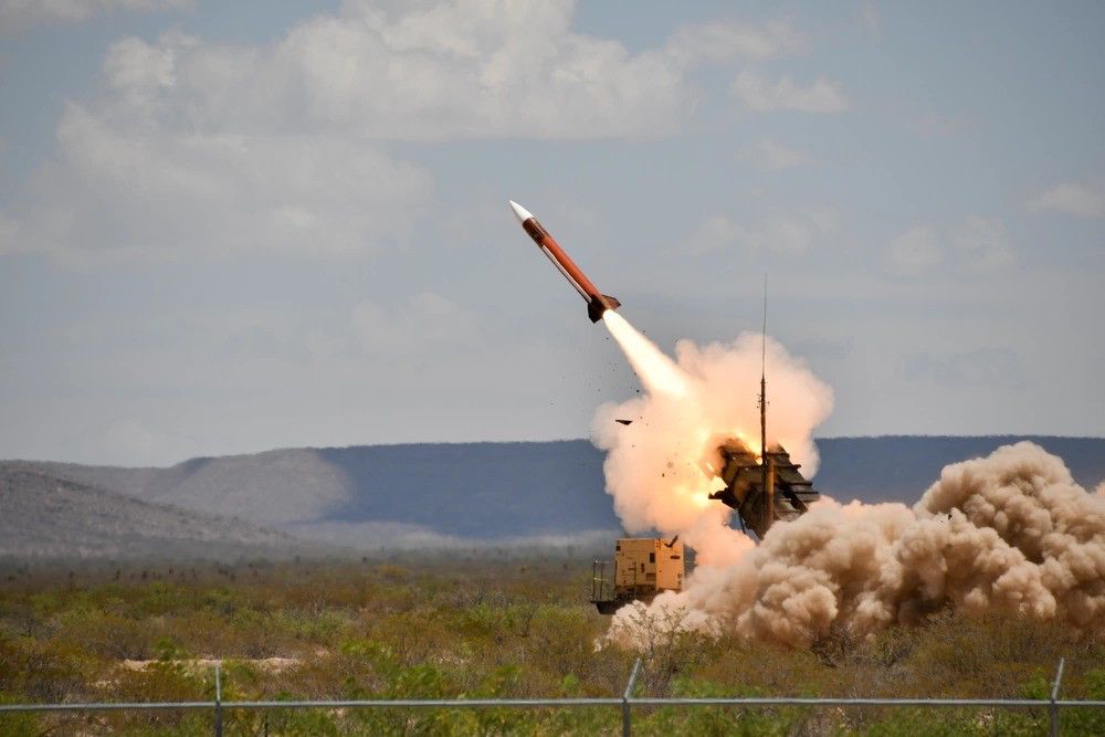 MarioNawfal's tweet photo. 🇮🇱🇮🇷 Israel wants to hit Iran solo right as the U.S. heads for the door.

Trump's own war chiefs are looking for the exit. Joint Chiefs Chairman General Dan Kaine reportedly told Trump straight up that Washington needs a way out, because escalating could backfire and get the opposite of what he wants. 

He took that same warning to Ratcliffe, Rubio, and Vance.

The real reason is uglier. The U.S. is low on ammo. Most of its long-range precision missiles are gone after five months, plus half the Tomahawks. 

So here's the box Trump's in. You can't bomb your way to victory and you're out of bombs anyway.

And Israel going solo fixes nothing. Weaker punch, and Iran's already promised that hitting its infrastructure lights up the whole region. 

Israel moves, the off-ramp burns, everyone gets dragged back in.

Source: Israeli Channel 13 / Writer: Daniyal