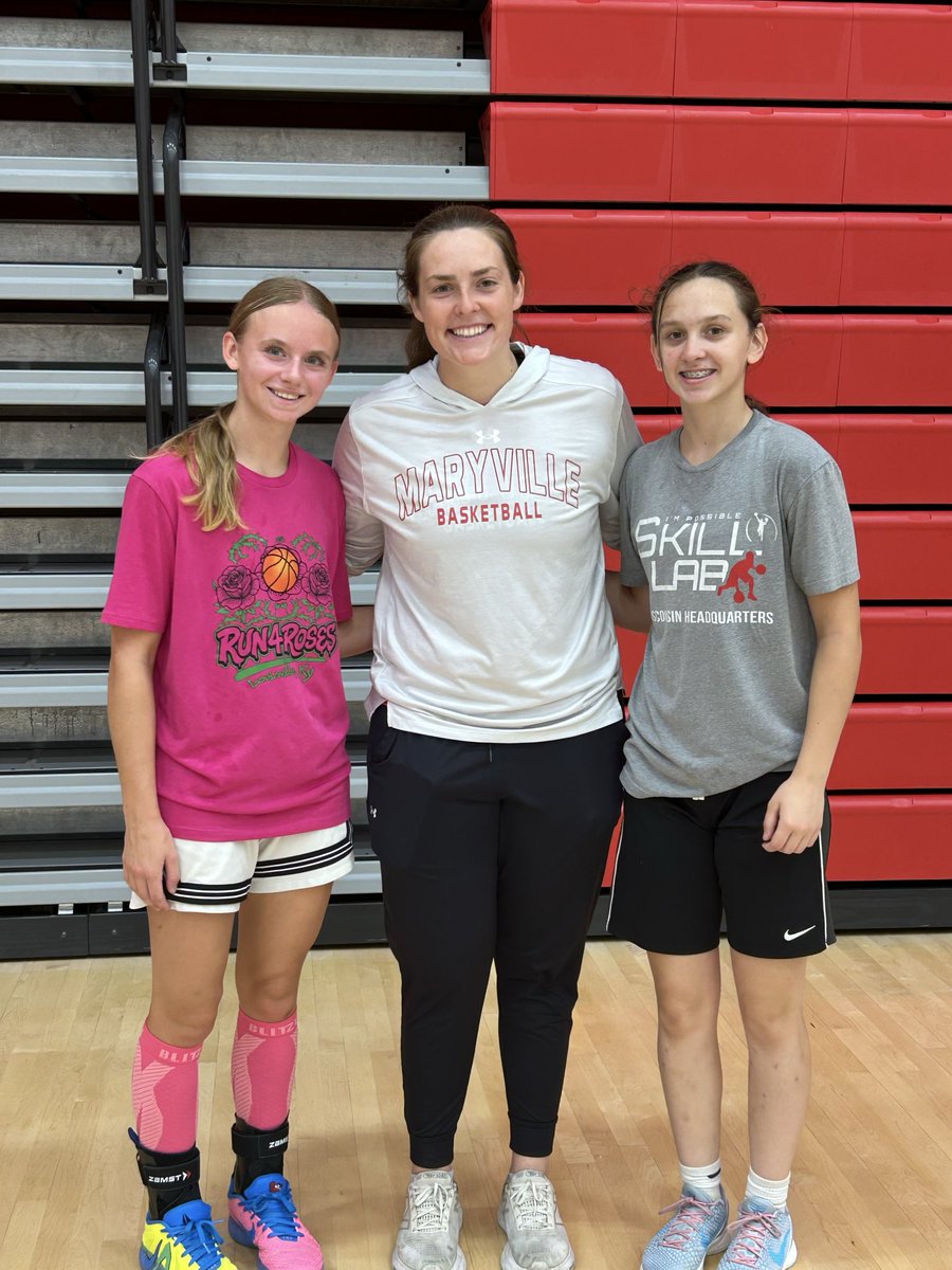 RyleighScalish's tweet photo. Thank you Maryville Women’s Basketball for hosting such a fun camp! https://t.co/Wfh1YZIGkQ