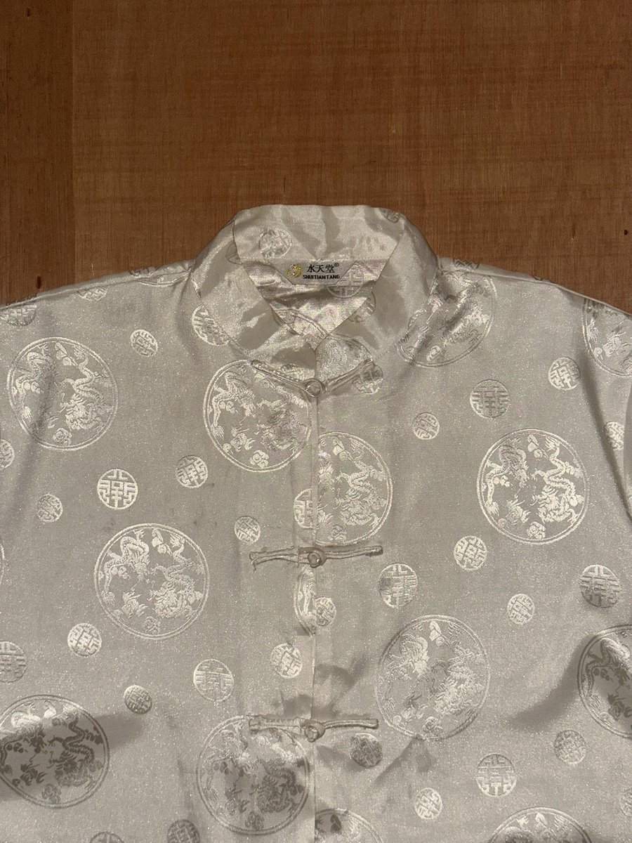 kazualchic's tweet photo. Chinese shirt
—
Chemise claire à manches courtes ornée de motifs traditionnels texturés ton sur ton.
—

XL

7.500Fcfa https://t.co/GWxgFPLCUq