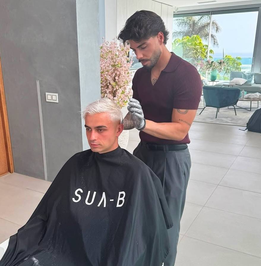 BarcaTimes's tweet photo. 🚨 Pedri has COMPLETED his promise and dyed his hair WHITE! https://t.co/INhNEGOavo