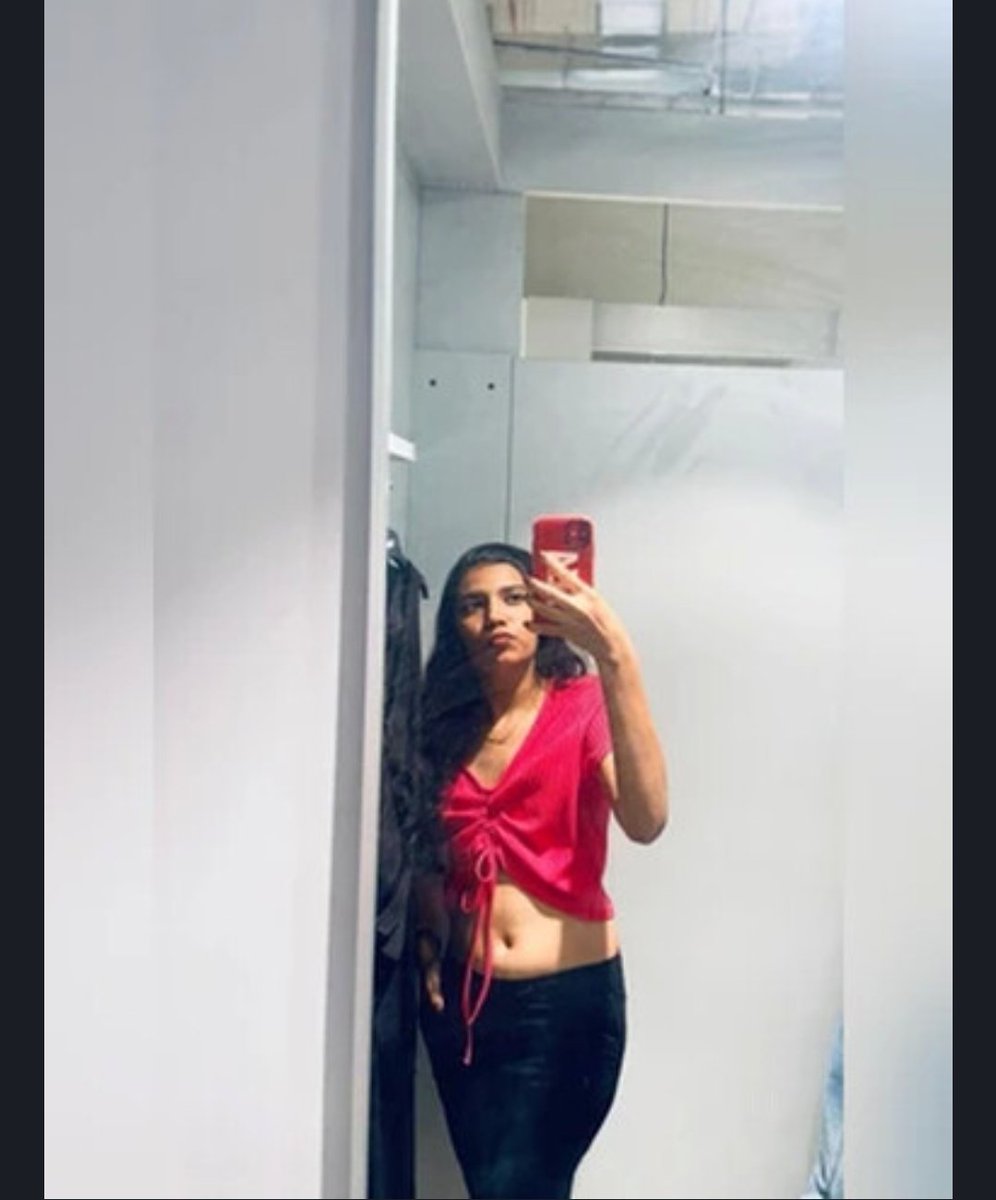 ichuz940457's tweet photo. Mallu Muslim girl 😍
4 videos 6 pics https://t.co/wYBlb8Cuht