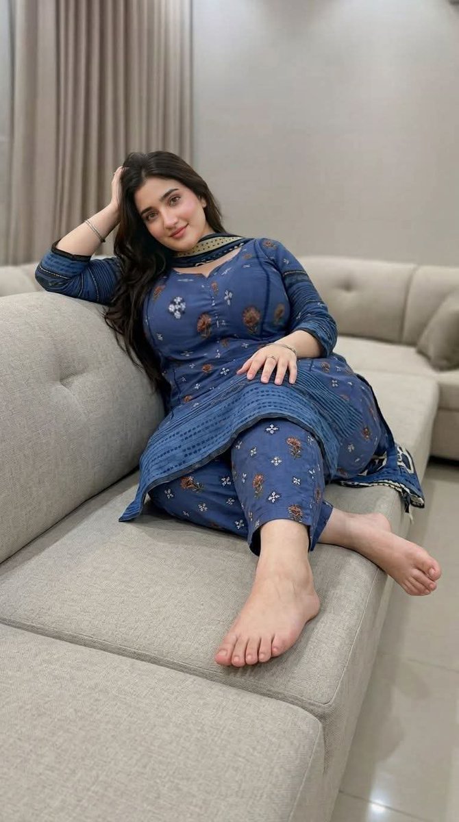 Sadia_213_'s tweet photo. کیا آج رات کوئی طاقتور گھوڑا مل سکتا ہے🥒🥵🥵 https://t.co/fy9dkYB5kM