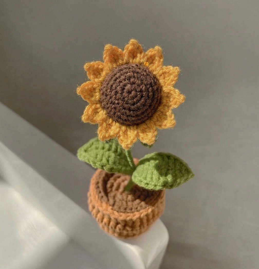 sunflowerchives's tweet photo. mini crochet sunflowers https://t.co/zC7IbKeNtw