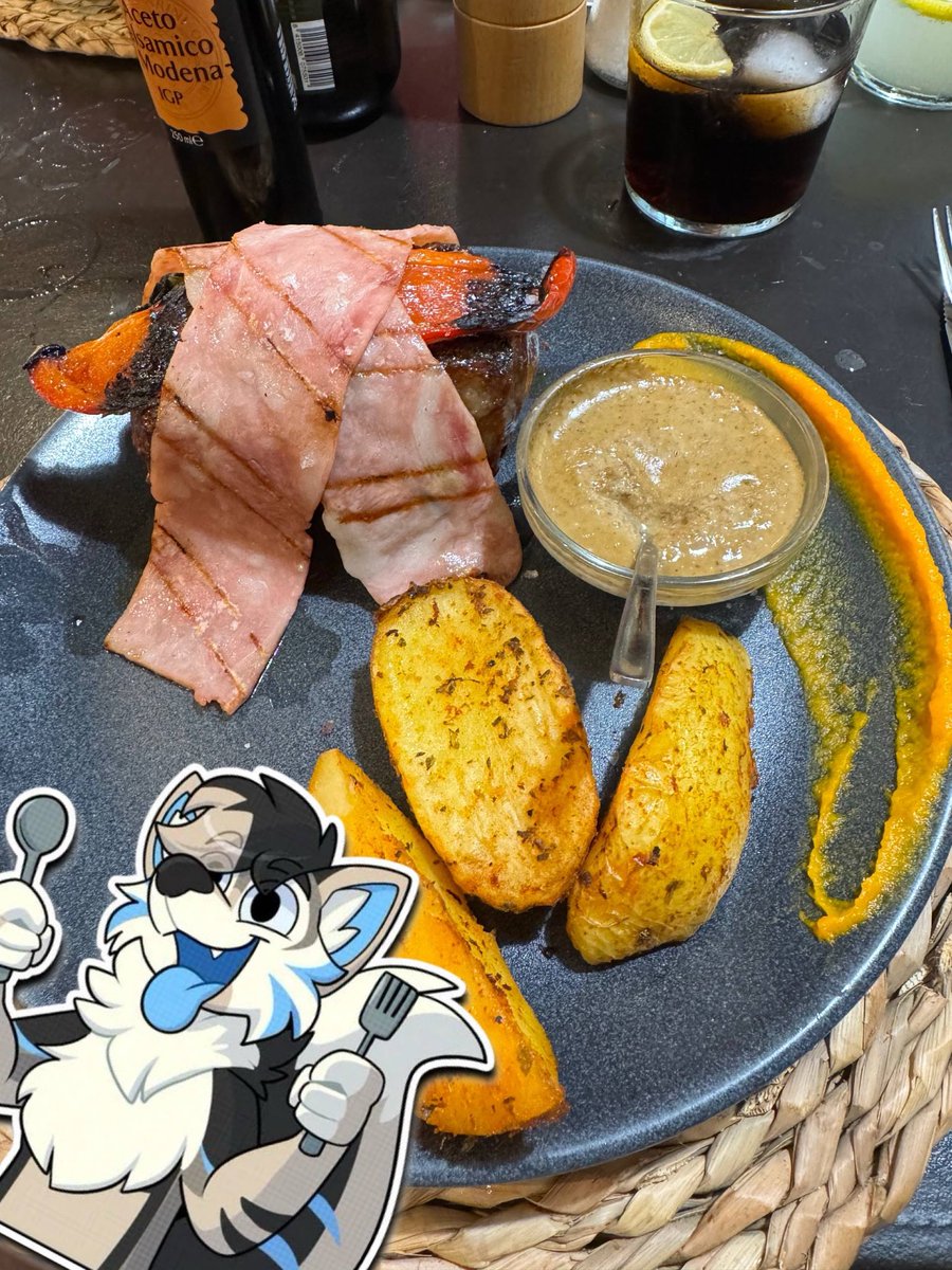 Woofelito's tweet photo. After trip meal 🍴 https://t.co/h46JG2ye3s