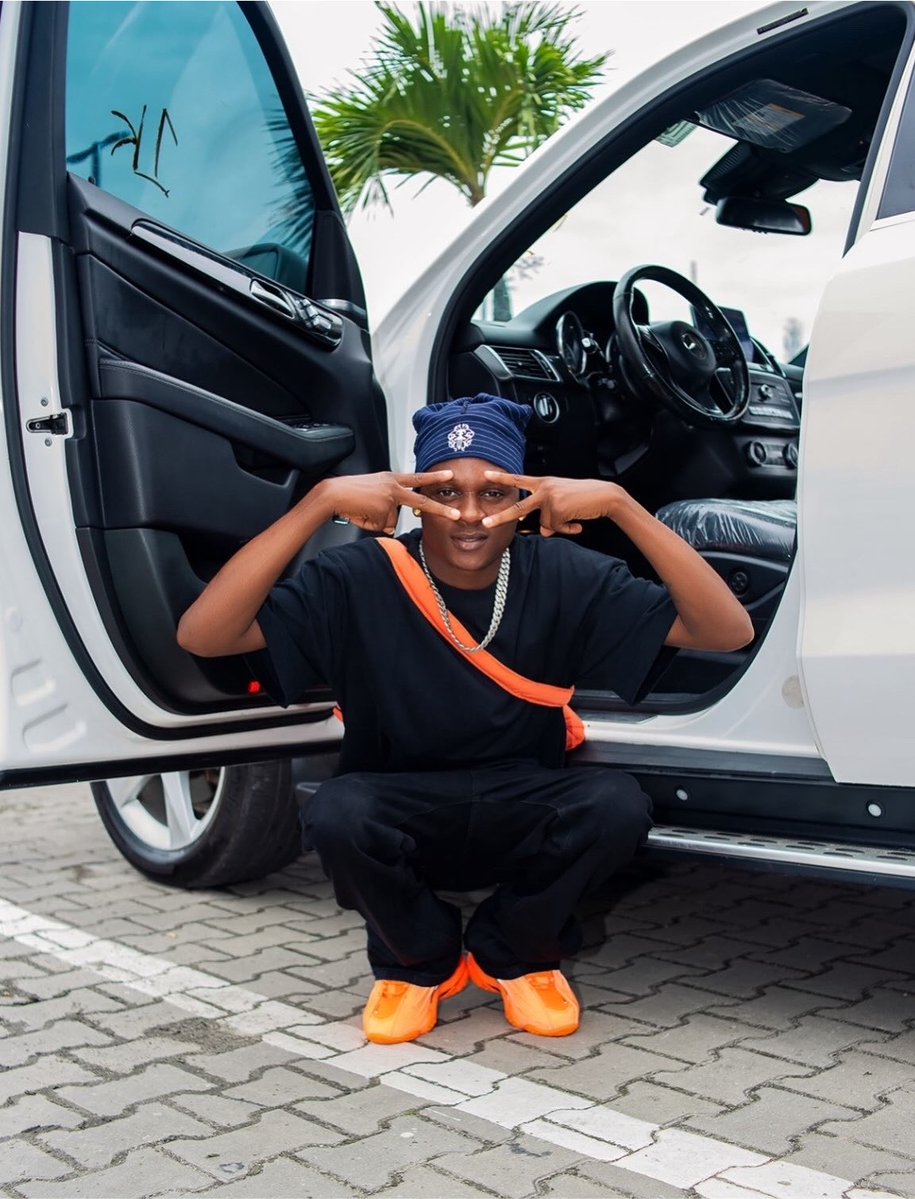 Cana_Presido's tweet photo. Gbuzaaa, Nah Gle oh 🚘🚨🍾 https://t.co/DslVgEJCJy
