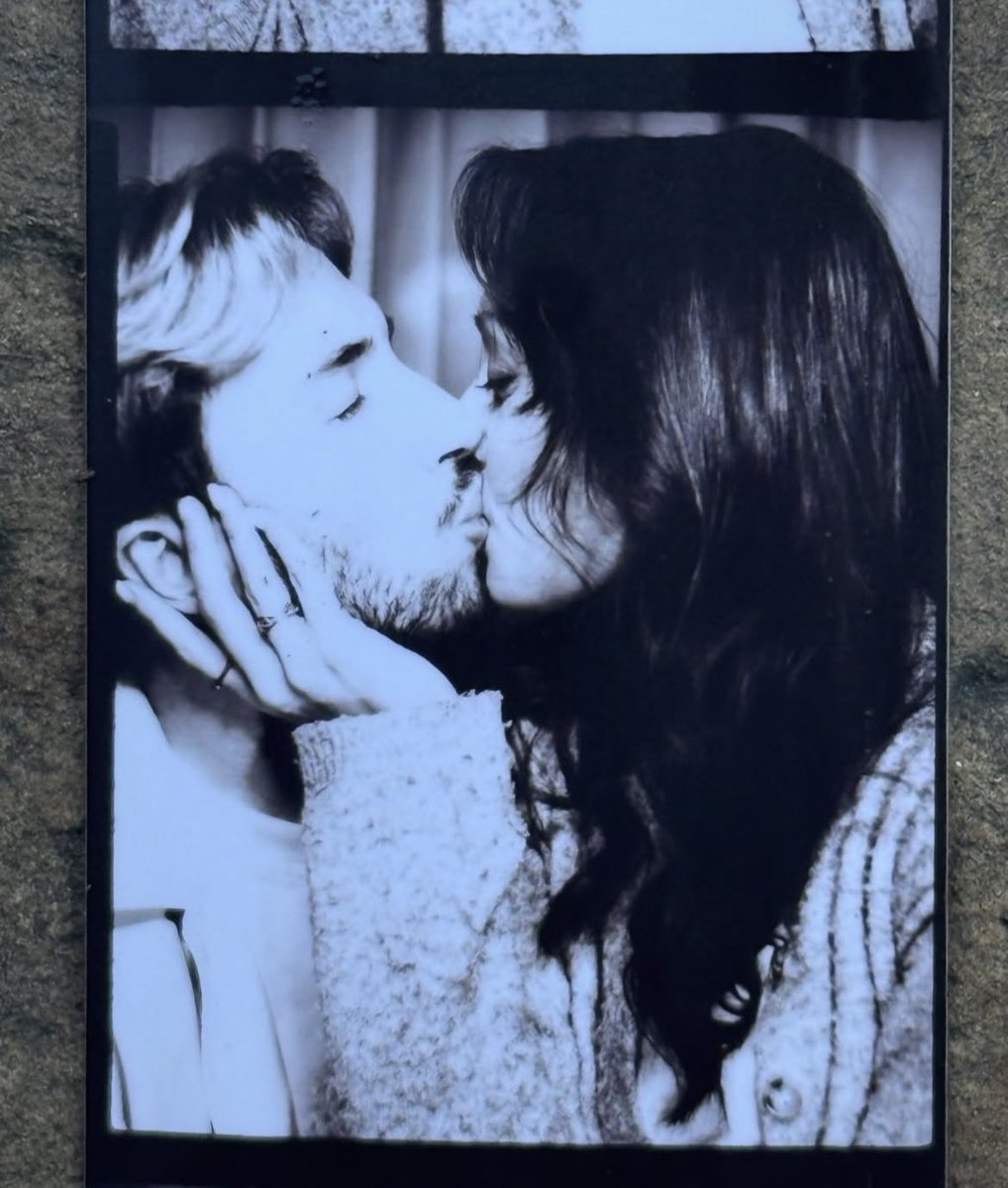 JunoTheRoyal's tweet photo. I love how cute Oli and Eloise are <333 https://t.co/NG7SAS1zMX