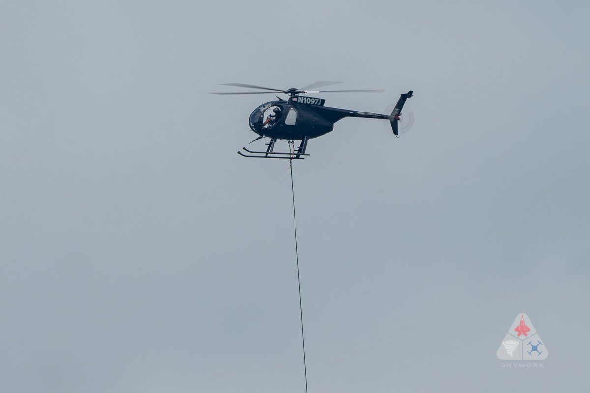 Skyworx_Media's tweet photo. Aerial backyard power maintenance ongoing this afternoon. Man those dudes gotta be hot!! I shot video of this chopper a couple of weeks ago.
#aviation #avgeek #powerline #IBEW https://t.co/KzRNlDRPlP