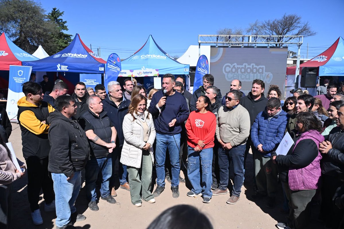 miguelsiciliano's tweet photo. ¡CÓRDOBA CERCA TUYO EN LOS FILTROS!

El programa #CórdobaCercaTuyo le acerca a los vecinos la posibilidad de realizar trámites y acceder a servicios esenciales sin salir de su barrio. Así se evitan traslados, se ahorra tiempo, dinero y se facilita el acceso.

En barrio Los Filtros compartimos una hermosa jornada con música, juegos y actividades para toda la familia. Además, se instalaron puestos en los que se podía realizar el DNI, pasaporte, Ciudadano Digital 1 y 2, la Firma Digital, resolver consultas vinculadas a PAICor, Boleto Educativo, Obrero y de Adulto Mayor, Bien de Familia, Banco de la Gente, atención odontológica, testeos de salud, vacunación para mascotas y muchos más.

En #Córdoba trabajamos para que cada ciudadano tenga más oportunidades de vivir mejor.

#HacerParaCrecer #LosFiltros