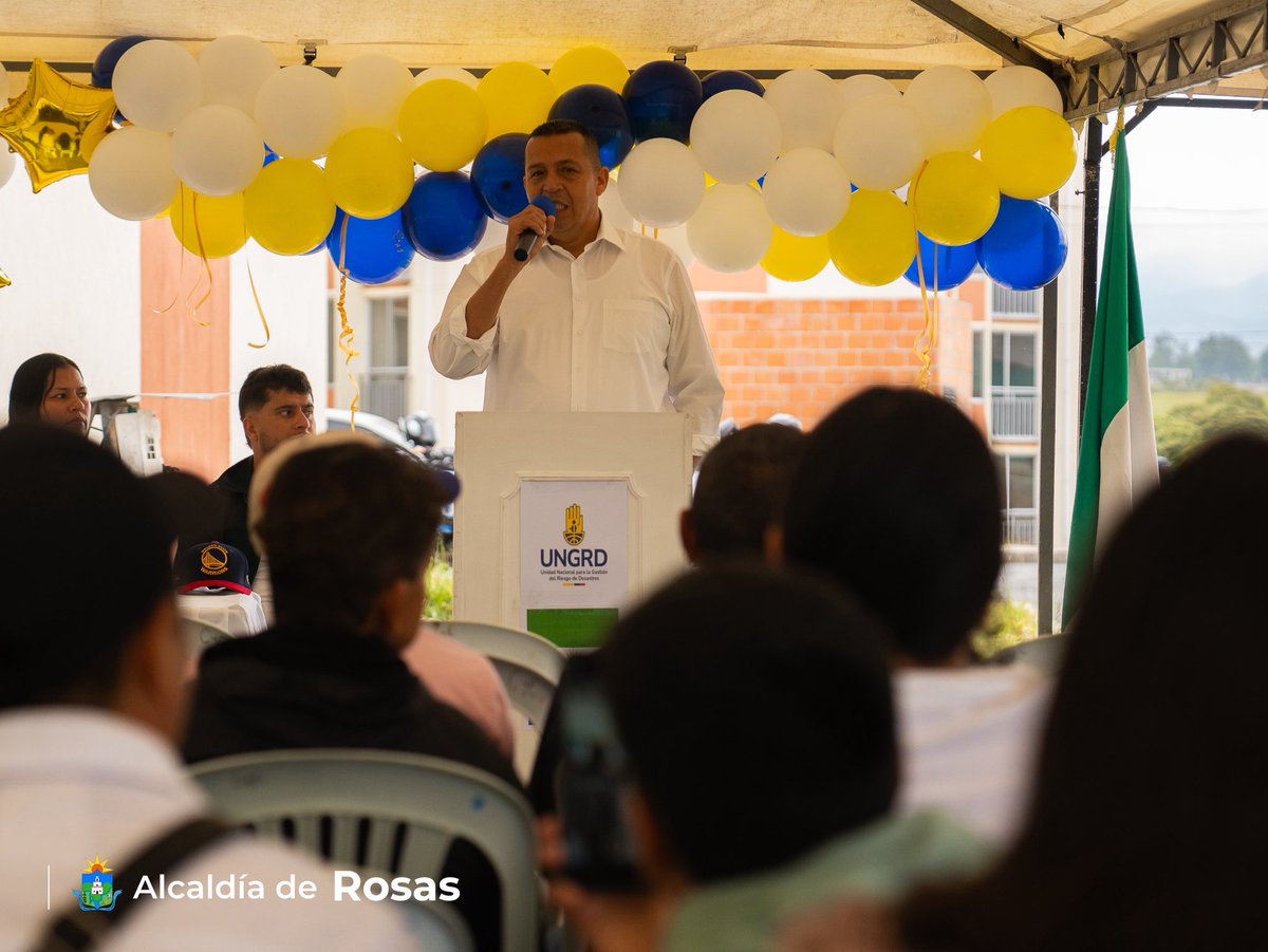 alcaldiaderosas's tweet photo. ¡El Gobierno le cumple a la gente! 🏘️

Como #AlcaldíaDeRosas hicimos parte de la entrega oficial de 23 apartamentos a algunas de las familias damnificadas por el movimiento en masa ocurrido el 9 de enero de 2023 en nuestro municipio. https://t.co/lTlNeqBN3I