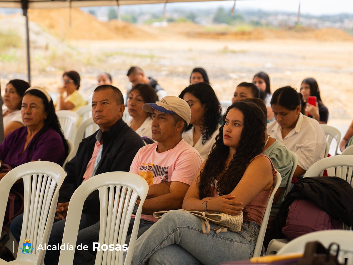 alcaldiaderosas's tweet photo. Luego de varios años de espera, hoy estas familias cuentan con una importante solución de vivienda en esta urbanización de la ciudad de #Popayán, dando un paso más hacia una mejor calidad de vida. https://t.co/ggtyy0IuOW