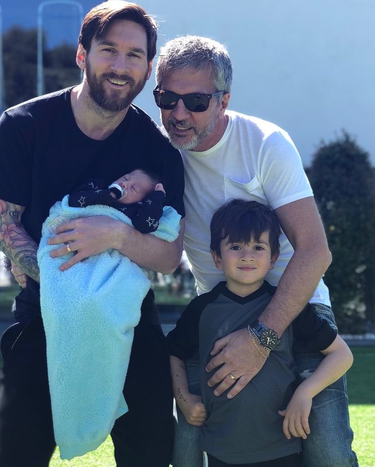 Werner_CFC's tweet photo. Cristiano Ronaldo on the death of Jorge Messi 💔:

“I’m deeply saddened by the news of Jorge’s passing. He was always very kind to me. Even though we didn’t see each other often, whenever our paths crossed, he treated me with great respect and warmth. He always had a kind word for me and showed me beautiful gestures that I will never forget.

For me, Jorge was more than just Leo’s father. He was someone I respected, someone I considered a friend, and in many ways, like a father figure.

My heart goes out to Leo, his family and everyone who loved Jorge. Losing someone dear to you is never easy. I know that pain personally, having experienced the loss of people close to me.

I hope Leo and his family find the strength to get through this difficult moment. May Jorge rest in peace. My deepest condolences to the entire Messi family.”