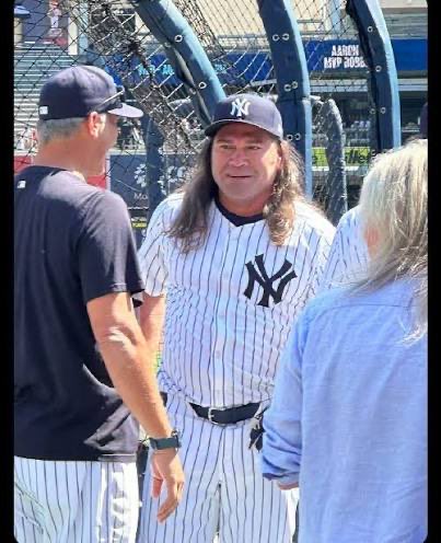 TerminatorLeg's tweet photo. @JLas43_ Not looking like he did last year at Old Timer’s Day when he rolled up with a Yogi Berra physique! https://t.co/vcBHu2ZNVN