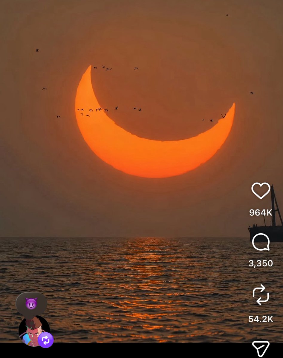 koomifilms's tweet photo. jungkook posting about the moon. we know who is associated with the moon🥹🥹 https://t.co/bM9xgggzMR