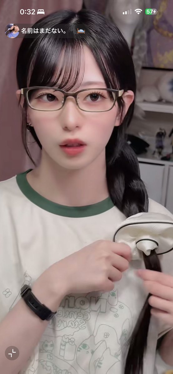 yabyyaby's tweet photo. ねこさんのTiktok配信❣️
途中寝落ちてしまった😪
まつげきゅるりんしてエクステでロングねこさん、久々ロングかわゆぅ🥹
夏コミ初出し情報ッ🫪なんとアイスの当たり棒とおそろっちブレスレットが夏コミで？！🫣
詳細はまたお品書きに載ってくるかしら🫶
あと1週間…ほんま楽しみ！(∩´∀`∩)💕 https://t.co/PZzBwW14OA
