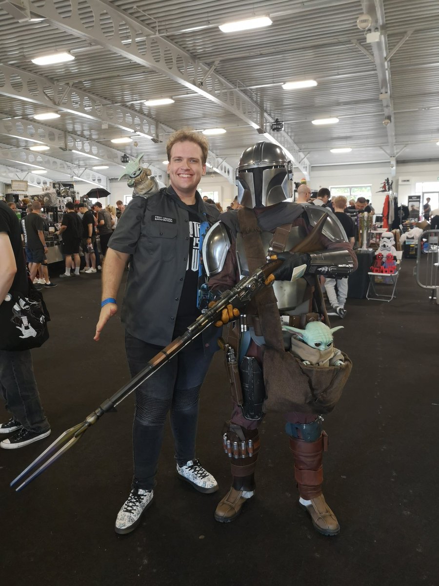 RealCharlieOgle's tweet photo. Last Saturday I was in a galaxy far, far away @FestivalOTForce! 😁 So many galactic great guests, props, cosplayers &amp; stalls! All the organisers &amp; staff made it an out-of-this-world event! #thisistheway to say thanks to the stars &amp; back! Dank Farrik, see you at the next one! <👽> https://t.co/KXXY3dMjP1