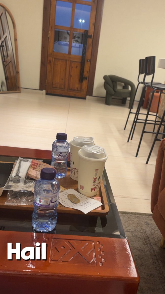 onw1988's tweet photo. يا عتيق اونس بقلبي هواجيـس وضيـق
والبلد ضاقـت عليـه جميـع اقطارهـا
بس يتعزز لي اللي علـى حالـي شفيـق
الهمـوم الـزايـده شالـنـي تيـارهـا
كني البحار فـي غبـة البحـر الغريـق
وين ما دار الهـوى بـا السفينـة دارهـا
من يخبرنـي ويعطينـي العلـم الحقيـق
من وطنها يا حمد واهنـي مـن زارهـا https://t.co/BhlcJ8YqlQ