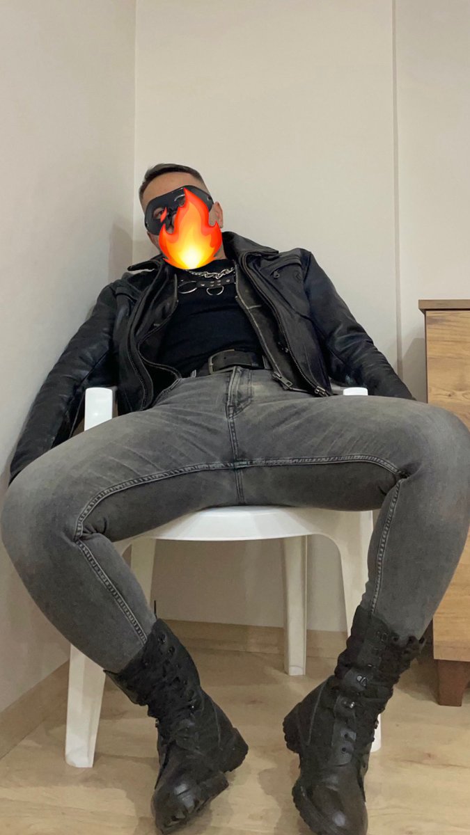 rhesos_alpha's tweet photo. Mask on.
Leather tight.
Legs spread like I own the room.
I don’t ask for attention…
I take it. Come on
#LeatherGod #MaskedDominant #LeatherAndPower #FetishKing #DarkAlpha #BlackMaskVibes #SpreadForMe #LeatherAddiction #DominantEnergy #RawFetish https://t.co/rxKLTzJ02O