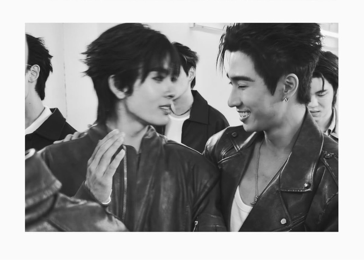 skybluewriting's tweet photo. you know this is giving vintage couple vibes 

PERTHSANTA STARLIT JOURNEY
#GMMTVFanfestInMacau2026 https://t.co/VXiRm7LjEX