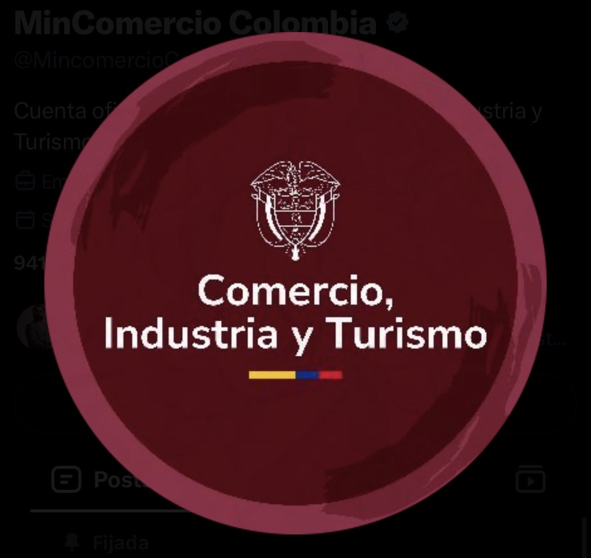 PedroRmzcol's tweet photo. No entiendo del todo la nueva imagen institucional que están usando varios ministerios en sus fotos de perfil. ¿Tienen algún significado las manchas grises con opacidad en los bordes? Y, si hacen parte de la identidad visual, ¿por qué el Ministerio de Justicia y otros ministerios no las tienen?

Creo que deberían trabajar un poco más en la coherencia y aplicación de esta nueva imagen institucional.

@MinInterior @MinjusticiaCo @CancilleriaCol @MinAgricultura @DapreCol