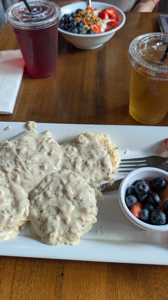 tawiegert's tweet photo. Back for breakfast at the The Grotto Cafe before getting ready to go back to Chase Field for game 2 of the Arizona Diamondbacks and Los Angeles Dodgers 

#baseballlife #breakfast #healthyfood #onthego https://t.co/GTojr4FhLC