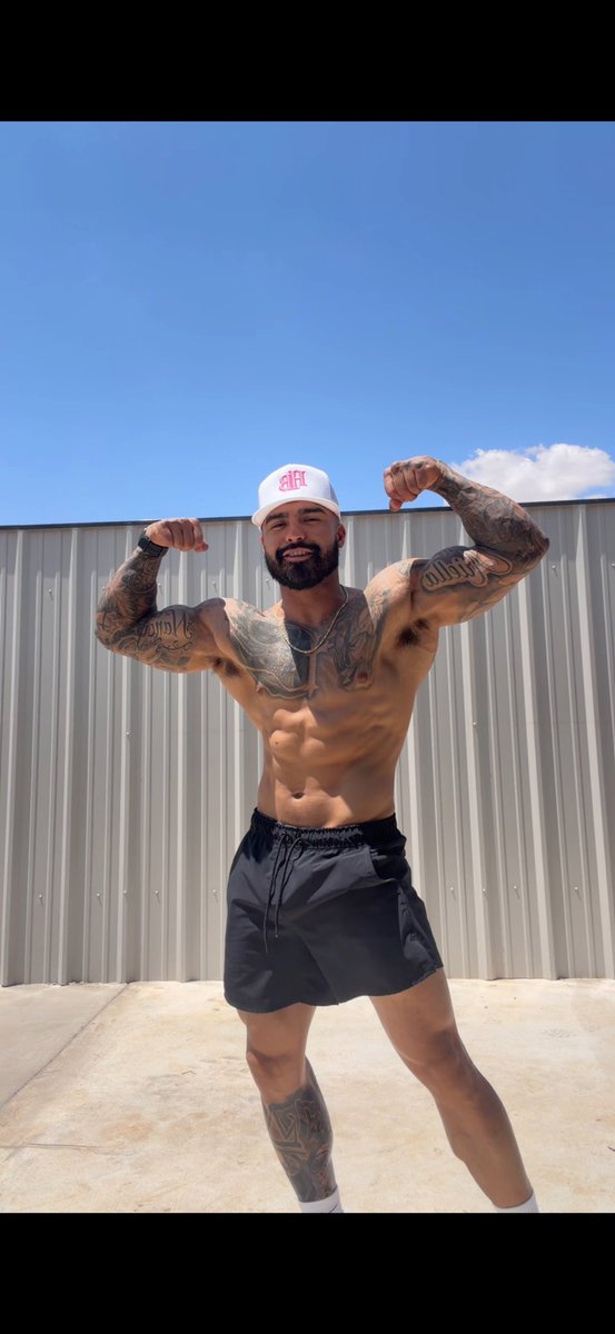 hernanlujan14's tweet photo. Hit em with a flex cmon 😈 https://t.co/RjXLekhCJT