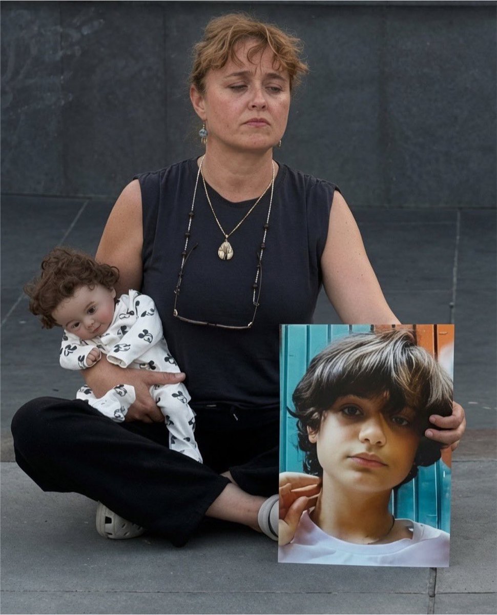 binnursemiz's tweet photo. Biz evladımızı geri getiremeyiz. Ama başka anne babaların aynı acıyı yaşamaması için mücadele ettik. Bir çocuğun canı, hiçbir gerekçenin arkasına saklanamayacak kadar değerlidir. 

#MinguzziYasasıTariheGeçti https://t.co/FjQ38b6t2T