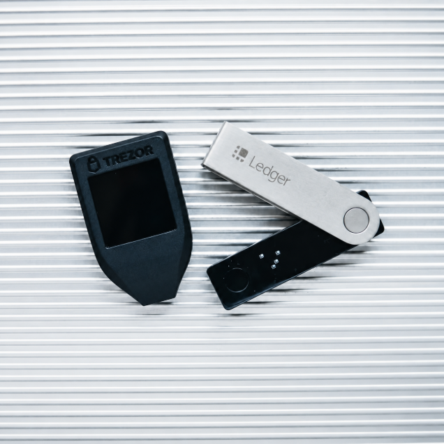 coinbureau's tweet photo. 🇷🇺JUST IN: Hardware wallet sales double in Russia ahead of sweeping crypto regulations.

Russia's new framework kicks in September 1, capping retail crypto purchases at 300,000 rubles (-$3,500) per year and banning domestic crypto payments. https://t.co/lOReh11qFT