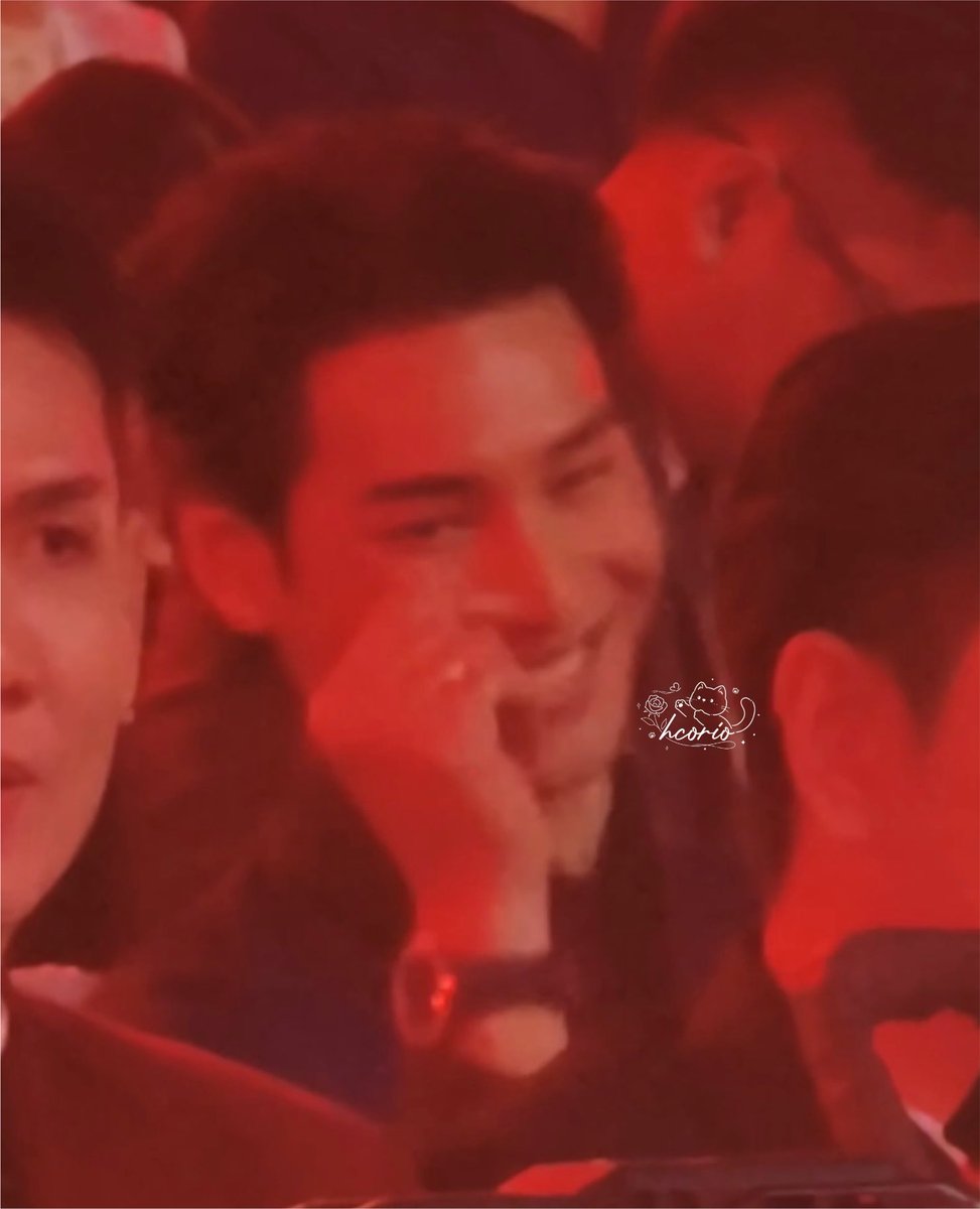 HCORIO's tweet photo. EP.3 จับคนร้ายได้ว่าแอบถ่ายก็ยิงมินิฮาร์ทปิ๊วๆซะเลย !!! 

🤣🤣🤣🤣🤣

เหล่าหมีตุยยกแก๊งค์!!! 

#ApoNattawin #TrueAF2026 https://t.co/B9gjdlbdtI