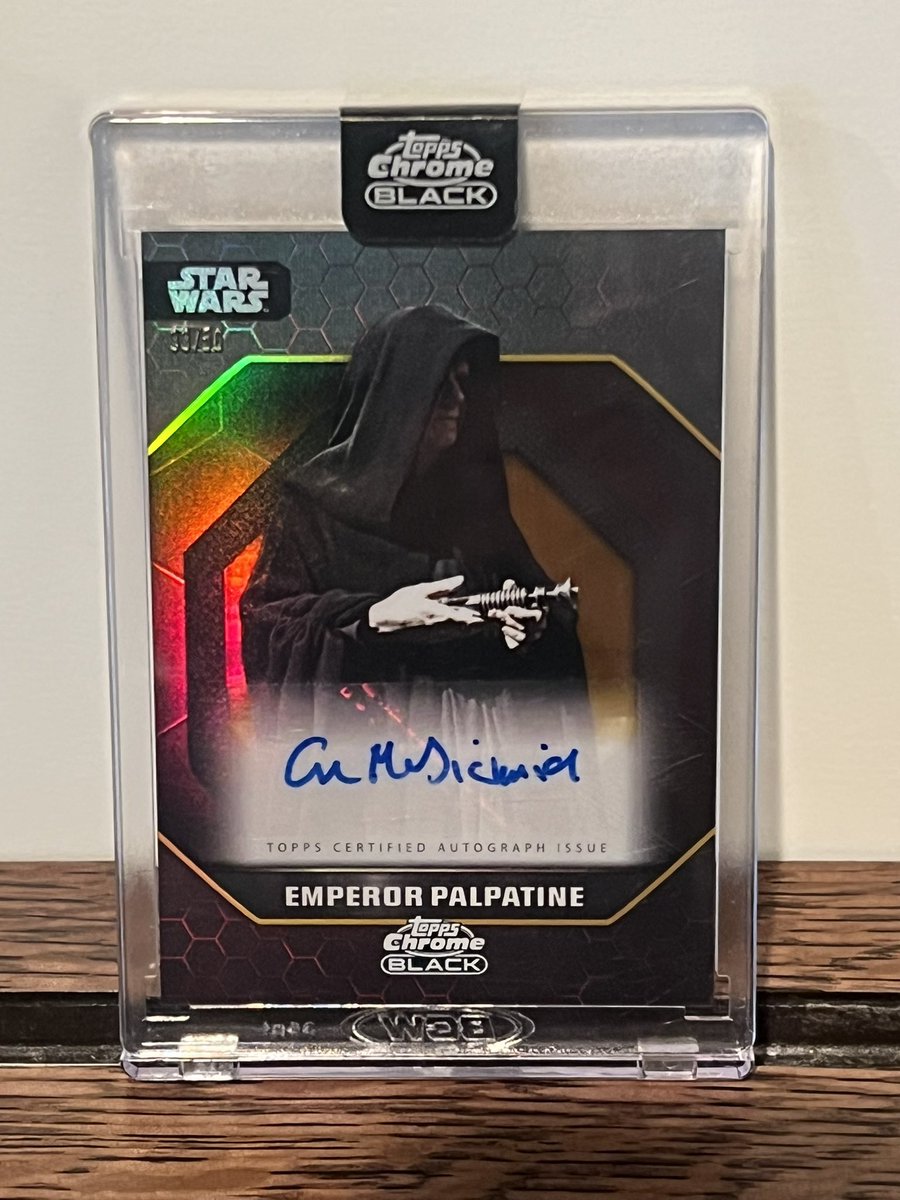 wildfortoys's tweet photo. "The dark side of the Force is a pathway to many abilities some consider to be unnatural." Love anything signed by Ian McDiarmid! #Topps #StarWars #SithLord #WildForToys https://t.co/tEfs2j77Hc